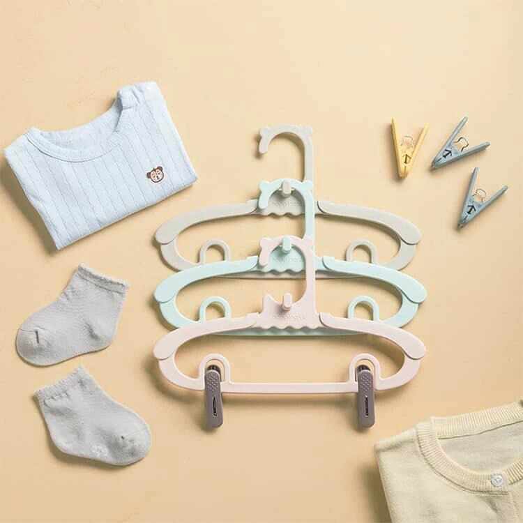 kingwaの洗濯 10本セット ベビーハンガー 伸縮式 キッズハンガー 子ども ハンガー 赤ちゃん 子供 滑らない 子ども服 部屋干し 衣類 重ねるデザイン スライド サイズ調整 幼稚園 保育園 幼児 乳児 出産祝い 出産準備 おしゃれ｜アングル3