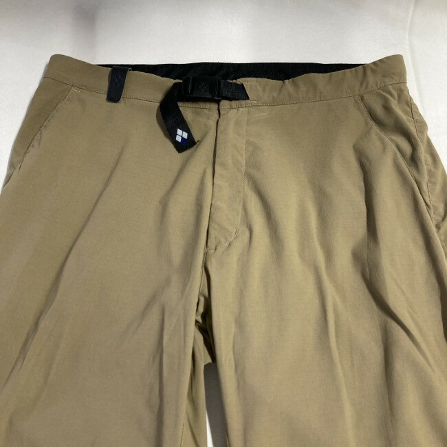 【中古】　mont-bell　ハーフパンツ　短パン　ショートパンツ　ボトムス　ナイロン　ベルト　無地　ジップフライ　ワンポイント　ブランドロゴ　刺しゅう　アウトドア　古着