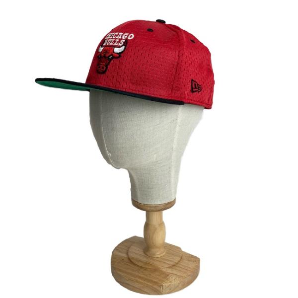NEW ERA ベースボールキャップ 帽子 6パネル 59FIFTY NBA CHIKAGO BULLS 刺しゅう ストリート 古着