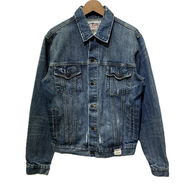 ブランド ：Abercombie&Fitch 表記サイズ：M 実寸サイズ 　着丈（cm）：63 　肩幅（cm）：47 　身幅（cm）：50 　袖丈（cm）：67 生産国：中国 素材　：コットン100％ コンディション：B ※古着故の多少の着用感や画像のような細かな汚れがございます。古着である事をご理解の上、ご購入お願い致します。 また、撮影状況により色味に若干の差異が生ずることがございます。 【S】未使用、または新品同様のアイテム 【A】使用感がほぼない状態の良いアイテム 【B】多少の使用感があるアイテム 【C】使用感があり、多少のダメージがある商品 【D】全体的に使用感やダメージが目立つ商品 ※アイテムによっては表記サイズと実際のサイズが異なる場合がございます。 　商品仕様のサイズに参考サイズを記載しておりますのでご参考ください。