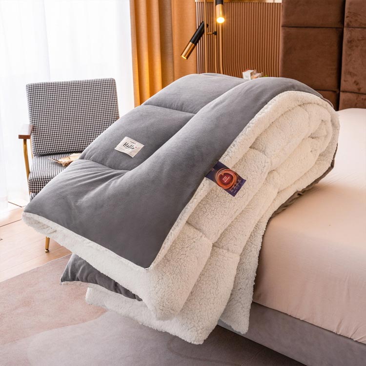 綿入り 布団 保温 羽根布団 掛け布団 シングル 冬布団 150×200cm 冬用 かけ布団 掛け布団 ダブル 柔らかい 防寒 厚手毛布 良い手触り 暖かい ふとん シンプル 肌掛け布団 インテリア 寝具 冬用 ふわふわ もこもこ 寒さ対策 [2]