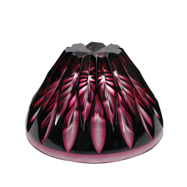 薩摩切子　二重被せ　桜島　盃　金赤/黒母の日 父の日 ギフト 薩摩切子 グラス 焼酎グラス 薩摩切子グラス 桜島 盃 還暦祝 結婚祝 退職祝 記念品※北海道・東北地区は、別途送料1000円が発生します。※代引不可商品 2