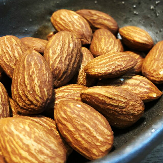 パケット送料無料　オリッジ　いぶしぎん燻製アーモンド　35g×3袋　　無塩 アーモンド ナッツ 燻製 おつまみ 健康 世界三大ナッツ チャック付袋入