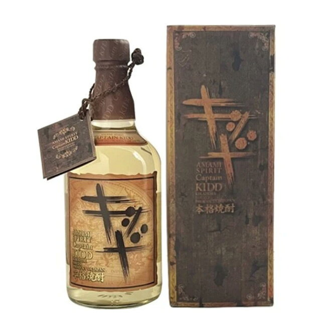 商品詳細 ■商品番号 258795 ■商品種別 黒糖焼酎 ■内容量 700ml ■アルコール度数 43度 ■麹菌 白麹 ■蒸留方法 常圧蒸留 ■メーカー 喜界島酒造 ■原材料 黒糖・米麹(タイ米) コメント 7年間長期熟成を行った黒糖焼酎をさらに樫の樽で熟成させた本格派。黒糖本来のコクに、ラム酒のような風味が加わった逸品です。樫樽によってその酒は琥珀色に輝き、香りよし、味よし、満足していただける黒糖焼酎です。