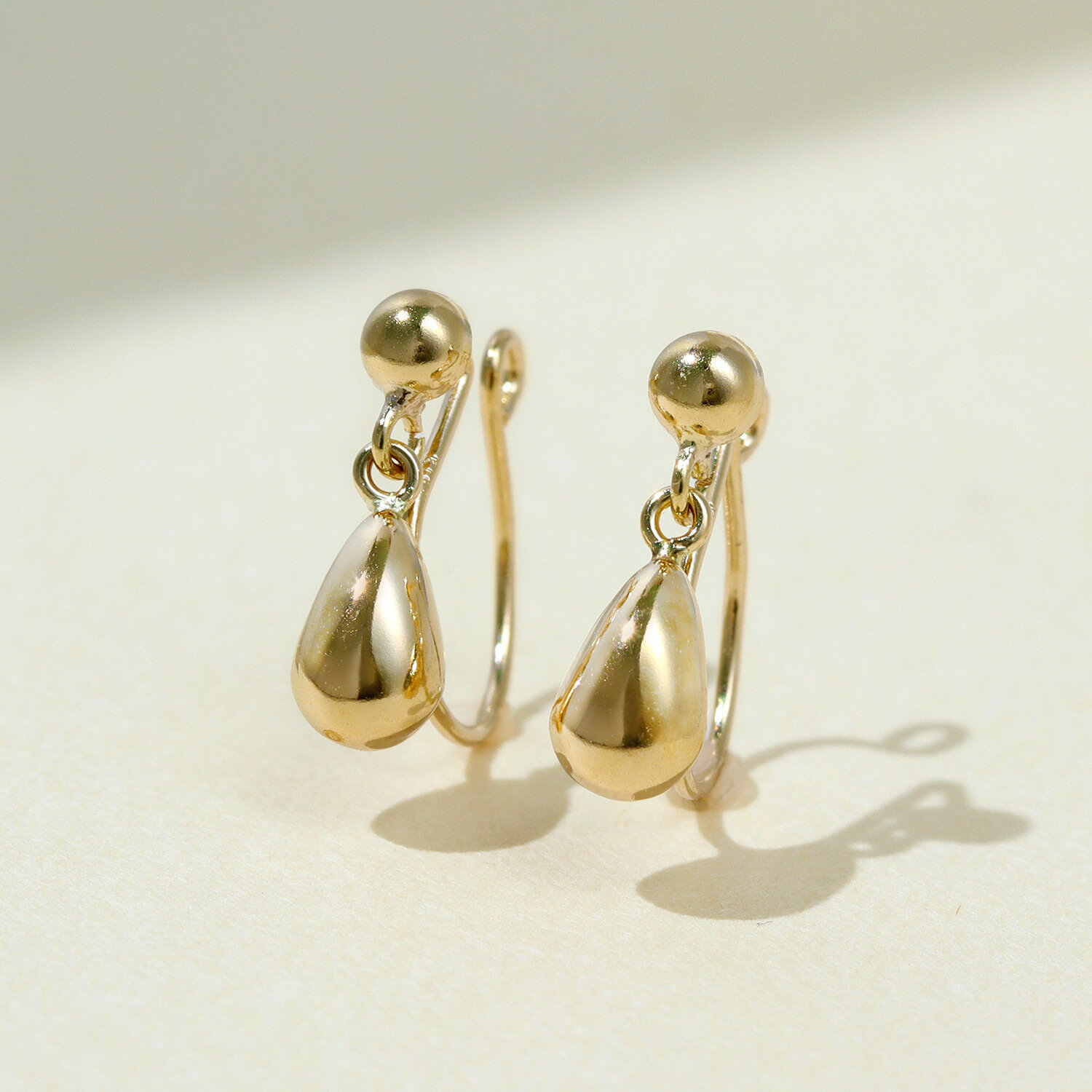 楽天市場】18金 18K(イヤリング|レディースジュエリー 楽天市場】18金 18K(イヤリング|レディースジュエリー