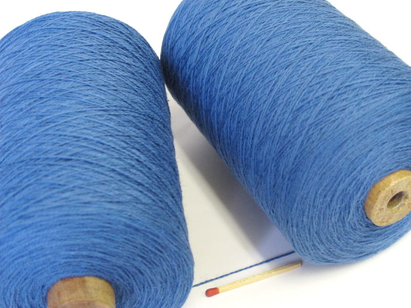 【10／2綿（ブルー）】　手織りにも手編みにもオススメの綿糸が43色！やわらかくて使いやすい、人気の定番シリーズです♪