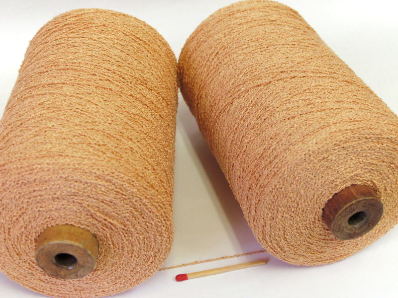 【シルクループ（細）（オレンジ）】　使い勝手が良く、上品な絹糸。マフラー、ショールなど身の回りの..