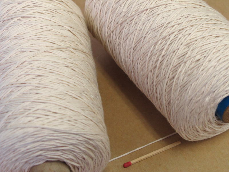 【30／3×6スーピマ綿（生成・巻き）】　質が良くてやわらかい、ワンランク上の綿糸をお探しの方におすすめです【手織り向き、手編み向き・綿糸】