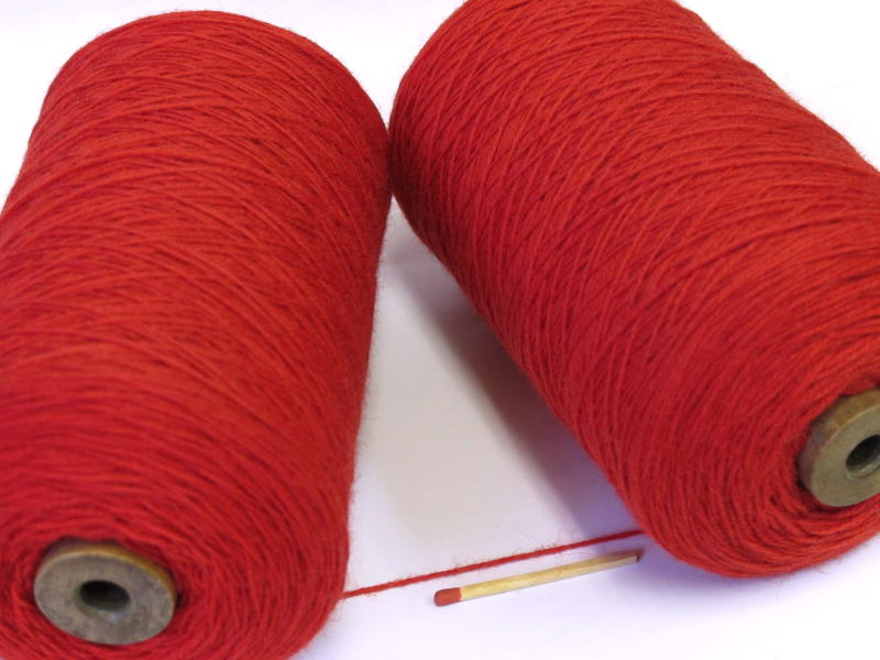楽天糸のきんしょう【タスマニア（赤）】　しっとりやわらかい上質の毛糸が全27色！オススメの人気商品です！【手織向き、手編向き・毛糸】
