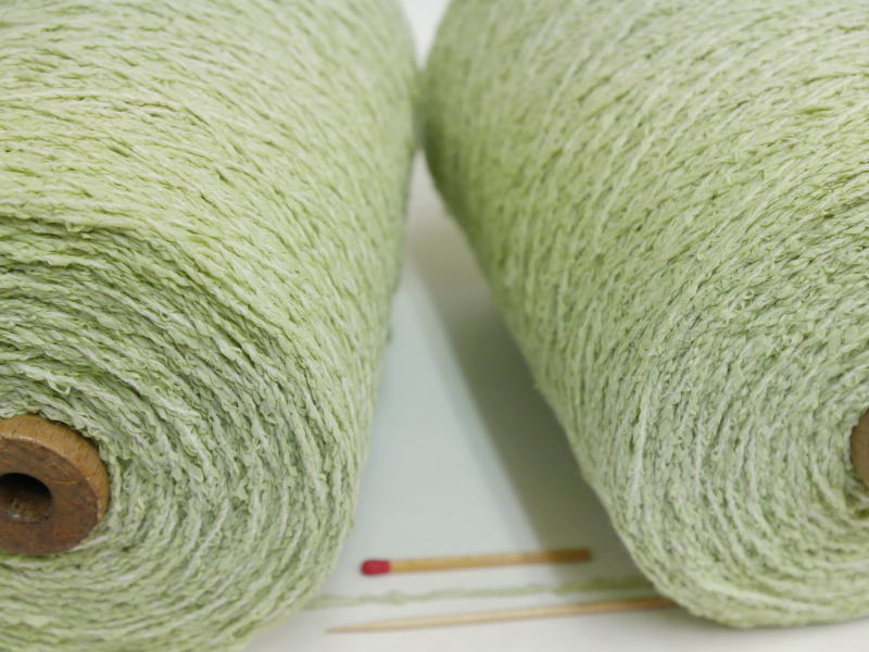 【麻和紙リング（ライトグリーン）】　さらっとした軽さバツグンの麻糸で夏を爽やかに。帽子やかばんなどにも。【手織り向き、手編み向き】