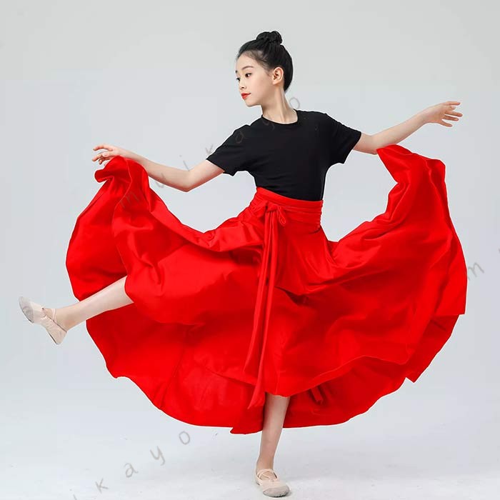 商品 子供用 ダンススカート素材ポリエステルサイズ120cm スカート丈55cm130cm スカート丈60cm140cm スカート丈65cm150cm スカート丈70cm160cm スカート丈75cmご了承いただきたいこと： ・採寸サイズなので若干の誤差がある場合がございます。 ・お使いのモニターの設定状況により、実際のカラーの色味と異なる場合ございます。 ・機械による生産過程において、どうしても生地を織る際の糸の継ぎ目や多少のほつれ等が生じている場合がございます。　以上を、ご了承の上お買い求め下さいませ。
