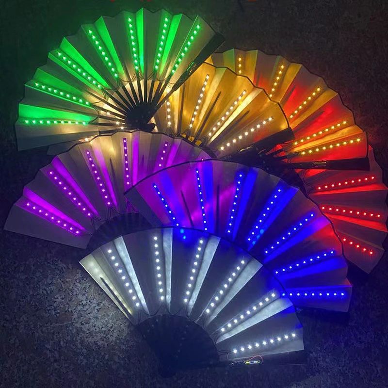 LED光る扇子 光る 輝く 扇子 LED 折りたたみ式 コンサートライト 応援ライト パー...