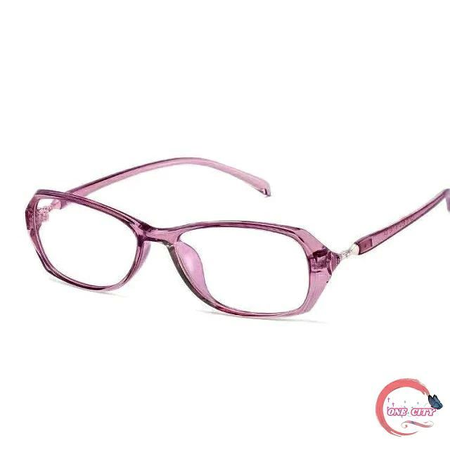 おしゃれ な レディース 向けブルーライトカット機能付きの老眼鏡です。軽量化のデザインなのでお鼻への負担もありません。ブルーライトカットで、室内では、有害な青色光をカットして、眼精疲労を解消して、頭痛を緩和します。室外では、有害な紫外線をカットすることができます。敬老の日のギフトにも最適。 サイズ 度なし(ブルーライトカット) 度なし(グレーに変色) +100度(ブルーライトカット) +150度(ブルーライトカット) +200度(ブルーライトカット) +250度(ブルーライトカット) +300度(ブルーライトカット) +350度(ブルーライトカット) +400度(ブルーライトカット) サイズについての説明 度なし(ブルーライトカット) 度なし(グレーに変色) +100度(ブルーライトカット) +150度(ブルーライトカット) +200度(ブルーライトカット) +250度(ブルーライトカット) +300度(ブルーライトカット) +350度(ブルーライトカット) +400度(ブルーライトカット) 素材 合金 TR 色 ブラック 茶色 レッド パープル 備考 ●サイズ詳細等の測り方はスタッフ間で統一、徹底はしておりますが、実寸は商品によって若干の誤差(1cm～3cm )がある場合がございますので、予めご了承ください。 ●製造ロットにより、細部形状の違いや、同色でも色味に多少の誤差が生じます。 ●パッケージは改良のため予告なく仕様を変更する場合があります。 ▼商品の色は、撮影時の光や、お客様のモニターの色具合などにより、実際の商品と異なる場合がございます。あらかじめ、ご了承ください。 ▼生地の特性上、やや匂いが強く感じられるものもございます。数日のご使用や陰干しなどで気になる匂いはほとんど感じられなくなります。 ▼同じ商品でも生産時期により形やサイズ、カラーに多少の誤差が生じる場合もございます。 ▼他店舗でも在庫を共有して販売をしている為、受注後欠品となる場合もございます。予め、ご了承お願い申し上げます。 ▼出荷前に全て検品を行っておりますが、万が一商品に不具合があった場合は、お問い合わせフォームまたはメールよりご連絡頂けます様お願い申し上げます。速やかに対応致しますのでご安心ください。おしゃれ な レディース 向けブルーライトカット機能付きの老眼鏡です。軽量化のデザインなのでお鼻への負担もありません。ブルーライトカットで、室内では、有害な青色光をカットして、眼精疲労を解消して、頭痛を緩和します。室外では、有害な紫外線をカットすることができます。敬老の日のギフトにも最適。 サイズ 度なし(ブルーライトカット) 度なし(グレーに変色) +100度(ブルーライトカット) +150度(ブルーライトカット) +200度(ブルーライトカット) +250度(ブルーライトカット) +300度(ブルーライトカット) +350度(ブルーライトカット) +400度(ブルーライトカット) サイズについての説明 度なし(ブルーライトカット) 度なし(グレーに変色) +100度(ブルーライトカット) +150度(ブルーライトカット) +200度(ブルーライトカット) +250度(ブルーライトカット) +300度(ブルーライトカット) +350度(ブルーライトカット) +400度(ブルーライトカット) 素材 合金 TR 色 ブラック 茶色 レッド パープル 備考 ●サイズ詳細等の測り方はスタッフ間で統一、徹底はしておりますが、実寸は商品によって若干の誤差(1cm～3cm )がある場合がございますので、予めご了承ください。 ●製造ロットにより、細部形状の違いや、同色でも色味に多少の誤差が生じます。 ●パッケージは改良のため予告なく仕様を変更する場合があります。 ▼商品の色は、撮影時の光や、お客様のモニターの色具合などにより、実際の商品と異なる場合がございます。あらかじめ、ご了承ください。 ▼生地の特性上、やや匂いが強く感じられるものもございます。数日のご使用や陰干しなどで気になる匂いはほとんど感じられなくなります。 ▼同じ商品でも生産時期により形やサイズ、カラーに多少の誤差が生じる場合もございます。 ▼他店舗でも在庫を共有して販売をしている為、受注後欠品となる場合もございます。予め、ご了承お願い申し上げます。 ▼出荷前に全て検品を行っておりますが、万が一商品に不具合があった場合は、お問い合わせフォームまたはメールよりご連絡頂けます様お願い申し上げます。速やかに対応致しますのでご安心ください。