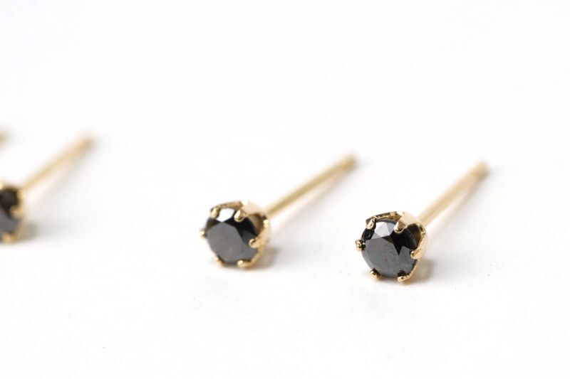 【日本製】ピアス　ブラックダイヤモンド 約3mm 18金 ピアス ゴールド アフリカ産 天然石 アカネ