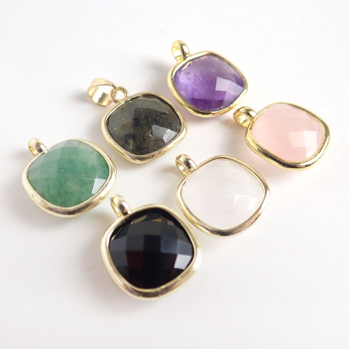 P5倍★MAX20%オフクーポン★【天然石 スクエア チャーム】ゴールド枠 約17×13mm カット入り ペンダントト..