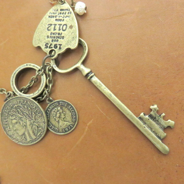 アンティーク風チャーム集合のロングペンダントネックレス、カジュアルレディースアクセサリー メール便送料無料母の日 クリスマス