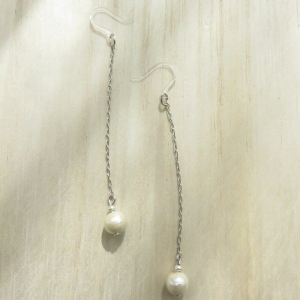 コットンパール シンプル ゆれ ロングピアス 日本製 6mm金属アレルギー対応 樹脂ポスト 結婚式ドロップきれい プレゼントに レディース メール便送料無料【人気】 クリスマス