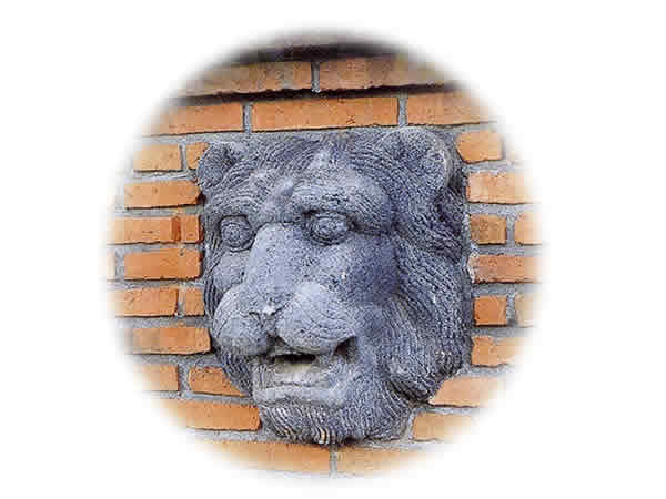 エクステリア 壁泉 ライオン フェイス おしゃれ エクステリア ガーデニング ガーデン 庭 ヨーロッパ 庭 アンティーク家具 フェンス プランター