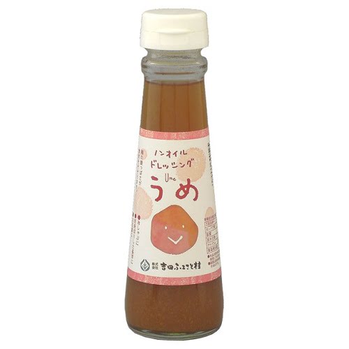 ■商品名：うめドレッシング■内容量：150ml■原材料：梅塩漬（梅、紫蘇、食塩）、米酢、砂糖（甜菜）、梅酢（梅、紫蘇、食塩）、醤油（小麦、大豆を含む）、鰹だし、食塩■賞味期限：製造日より180日■メーカー：吉田ふるさと村■商品詳細：奥出雲吉田町産の梅を使用した、さっぱりとしたノンオイルドレッシングです。さっぱりとした味は、暑い夏にピッタリです。食欲が落ちる夏の季節には、のどごしの良いそうめんなどの冷やし麺と盛りだくさんの野菜を使った冷しゃぶサラダはいかがでしょうか？うめドレッシングでさっぱりといただけます。冷しゃぶの他、短冊切りにした長いもや冷や奴にかけてさっぱりとお召し上がりください。