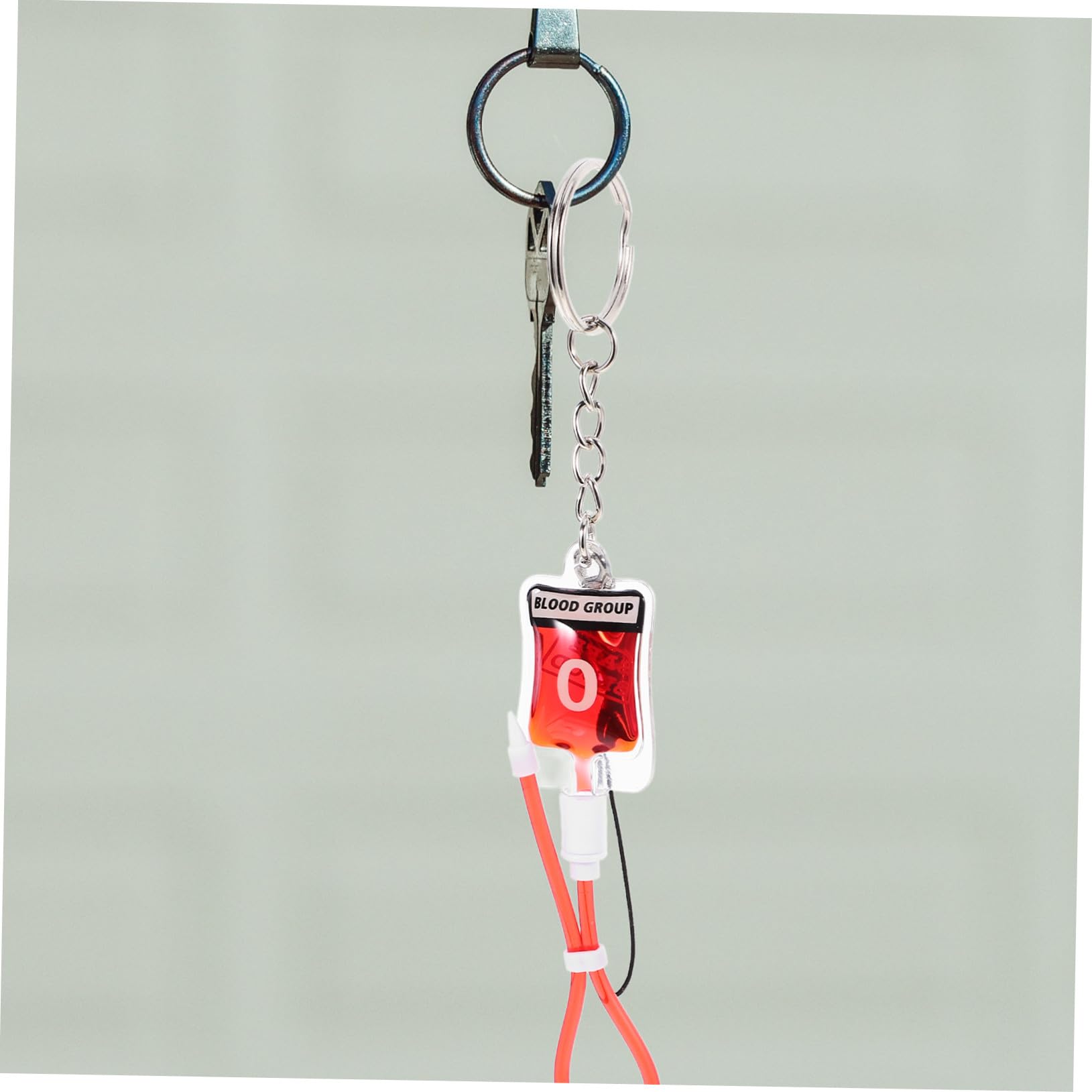 血液型キーペンダント バッグ用キーホルダー Abs素材 ハロウィンパーティー装飾 ユニークなデザイン キ..