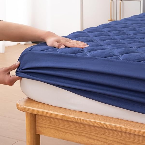 敷きパッド一体型ボックスシーツ シングル 吸湿通気 柔らかい 中綿入り 全周ゴムバンド付 オールシーズン 抗菌防臭 マチ部分30cm 着脱簡単 ズレない 洗える 速乾 (ネイビー, 100＊200cm)