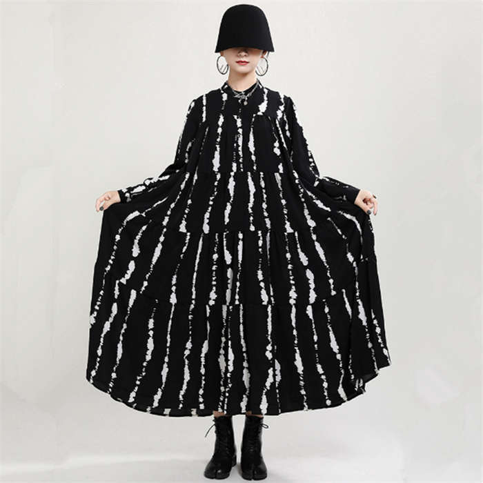 ロングワンピース シャツワンピース レディース ロング丈 モード シンプル ロングシャツ 春秋 長袖 シャツワンピ Aライン 羽織る ロング丈 モード フリーサイズ グラフィック柄 フレア ゆぅたり 黒 白 体型カバー 送料無料