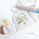 【ギフト対応無料】amanoppo あまのっぽ ぬのえほん いつでも花束をそばに[布絵本 赤ちゃん 0歳 出産祝い ハーフバースデー プレゼント 音が鳴る おも...
