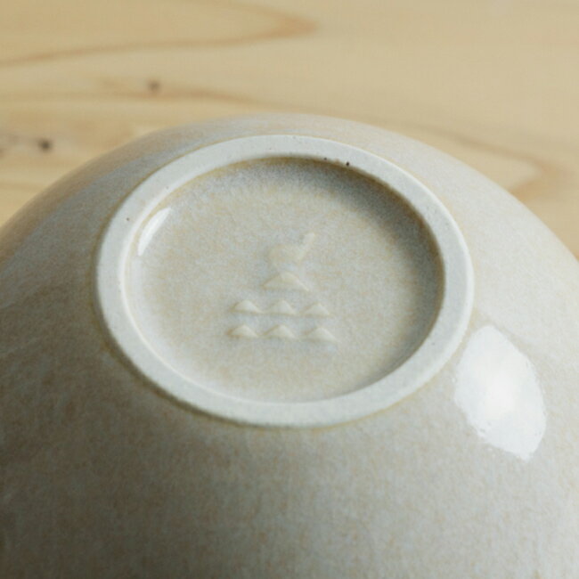 【レビュー特典あり】かもしか花卉店 ラウンドベース S[花瓶 丸 丸い おしゃれ フラワーベース 白 花器 かわいい 日本製 花びん インテリア シンプル 雑貨 置物 インテリア雑貨 新築祝い 女性 モダン プレゼント 誕生日 母の日 可愛い オシャレ ボール 和風 丸型] [3]