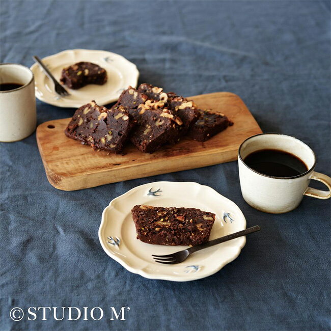 其它 - studio m’ スタジオエム アーリーバード ラウンドプレート S[プレート 皿 丸皿 取り皿 おしゃれ 15cm 北欧 つばめ 鳥 モチーフ バード お皿 かわいい 小皿 ラウンド皿 デザイン ツバメ 日本製 食器 ブランド 食洗機対応 ケーキ皿 レトロ]