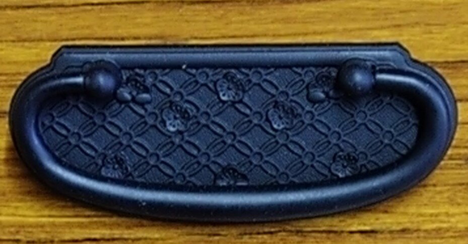 引出の金具DIY建具国産取っ手引手　梅七宝かん・時代色・足幅65mm　商品番号650002