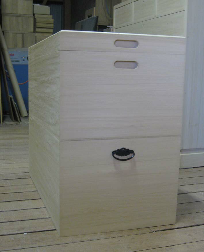 桐タンス桐たんすクローゼット用国産木箱衣装箱シンプル 収納 総桐衣装箱2段重ね キャスター付き 雛人形 製造直売 商品番号hina2