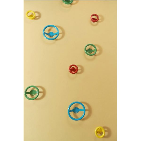 商品番号75885601メーカーカツデン通常納期5〜10日後発送直径（mm）145素材スチール重量（kg）0.9配送区分1※商品により配送可能エリアが異なります。配送エリア表をご覧ください。工事対応この商品は工事を承っておりません。シャボン玉のような不規則なリズムが創造性を育む『DECO バブルズ』カラフルで親しみがあり、インテリアとしてももちろん活用でき、今までにない室内アスレチックです。備考※本商品は1個でも価格となります。・一度に2人以上でご使用すると事故につながる恐れがありますので、1人ずつご使用ください。・製品の躯体固定に際して下地が不十分の場合、使用者の落下、製品の落下等の事故につながる恐れがありますので、ご注意下さい。●DECO・バブルスとDECO・ツイストの納期は約1週間程ですが、在庫状況により都度確認となります。　けんすい棒の納期は約3週間程です。●別途木下地をご用意ください。DECOは合板24mm以上、けんすい棒は梁または柱(105角以上)に固定●路線便出荷の為、時間指定や受取人不在の納品はできません。　