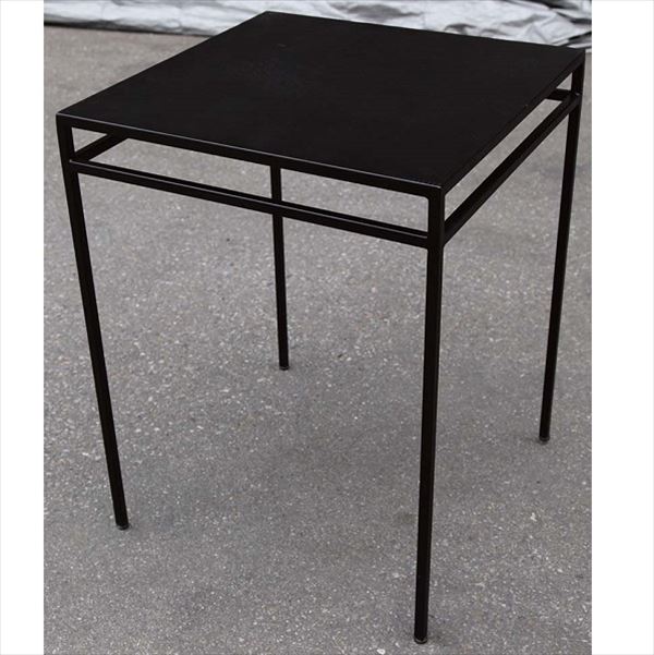 商品番号17819901メーカージャービス商事サイズ幅 550.0mm × 奥行き 550.0mm × 高さ 720.0mm通常納期5〜10日後発送組み立て完成品素材樹脂生産国インドネシア重量（kg）7原産国インドネシア組み立て完成品分類テーブル配送区分5※商品により配送可能エリアが異なります。配送エリア表をご覧ください。工事対応この商品は工事を承っておりません。人口ラタンファニチャーでオシャレに演出　