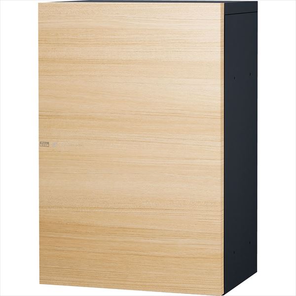 商品番号27006501メーカーユニソンサイズ幅 392.0mm × 奥行き 298.0mm × 高さ 590.0mmカラーシャインチーク通常納期5〜10日後発送素材スチール出し入れ方法前入れ前出し重量（kg）11設置タイプ宅配ボックス配送区分5※商品により配送可能エリアが異なります。配送エリア表をご覧ください。工事対応この商品は工事を承っておりません。受け取りの確認窓が見えないすっきりしたデザインは、建築にしっかりと溶け込みます。また、使い方をできる限りシンプルにして、使いやすさを追求。壁付できるスリムタイプです。備考●ポスト表面の保護をする際は、文字シールや塗装面に直接養生テープなどを貼らないでください。剥がれなどの不具合が発生する場合がございます。●雨により本体上面に水がたまる場合があります。●建物壁に取付の再は、壁の躯体の強度（耐荷重）を確認の上、施工してください●ブロック埋め込みの際は、あらかじめ開口部を設けてブロックを施工した後に、ポストを埋め込んで施工してください。●住宅の壁面には埋め込まないでください●付属品　取付用スペーサー、専用受領印