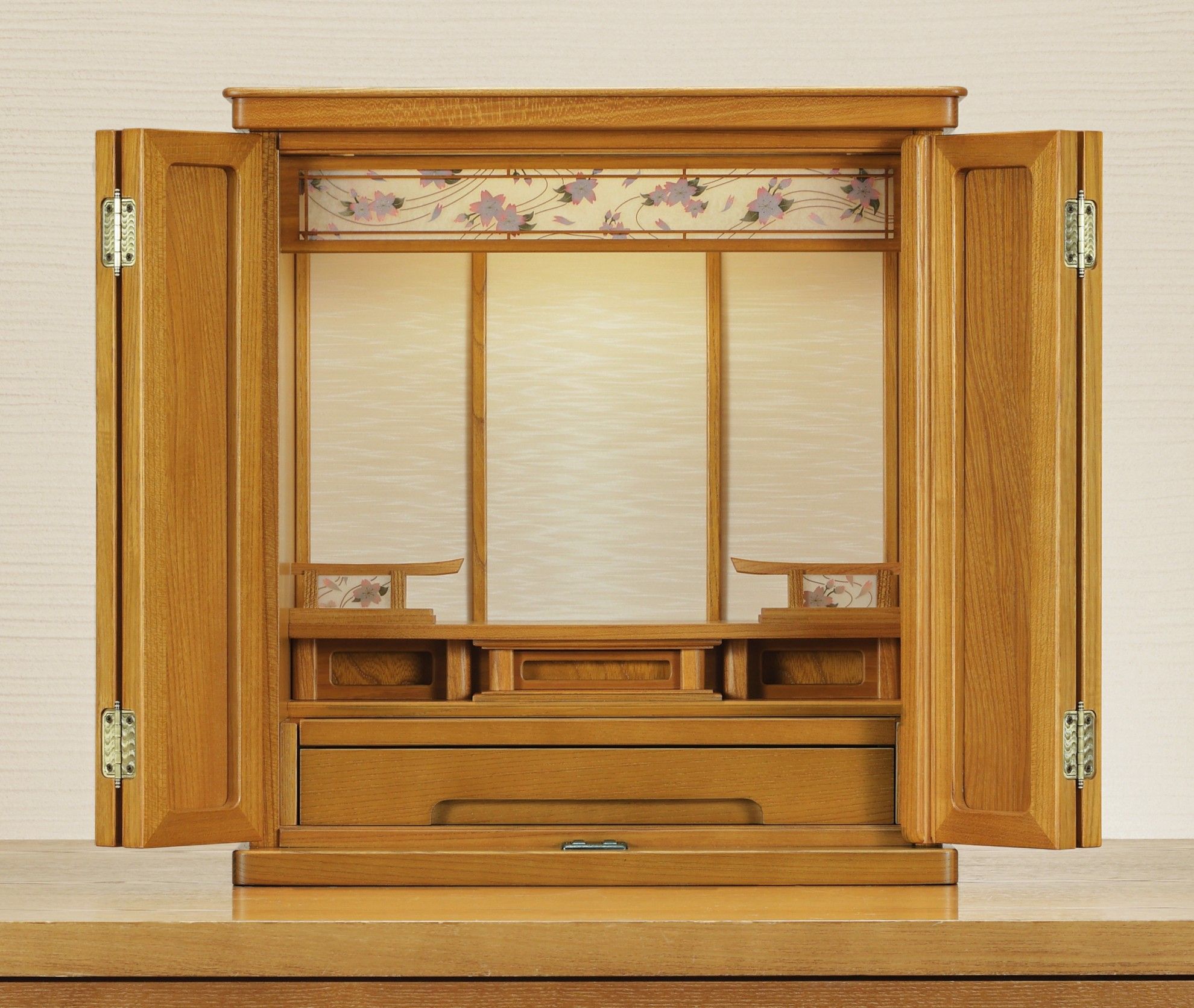 Rakuten - 仏壇 国産 日本製 蒔絵入り コンパクト 小型 軽量 欅【はなすがた】桜 15-13 ※設置も無料「家財おまかせ便」で楽々。