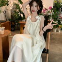 夏らしい甘さが魅力のオフホワイトミディアム丈サスペンダードレス レトロ文芸風 フェアリードレス 優しい雰囲気 スッキリ着こなし 夏新作ワンピース