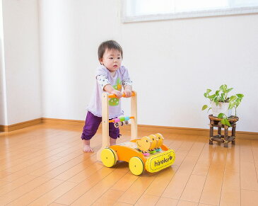 【送料無料】【木のおもちゃ】おしぐるま(ひよこ) ギフト用 手押し車 赤ちゃん ベビー 子供 誕生日 お祝い 木製玩具 カタカタ プレゼント 積み木 木製 女の子 出産祝い 男の子 幼児 ベビーウォーカー おもちゃ 玩具 あんよ 北欧 孫 レトロ 昔ながら おすすめ