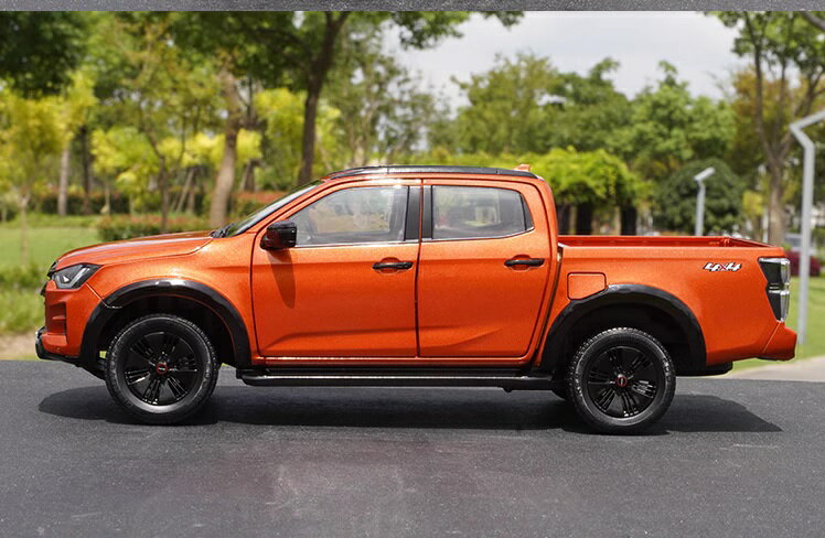 ★New★ISUZU特注 1/18 いすゞ D-MAX (オレンジ) 2023