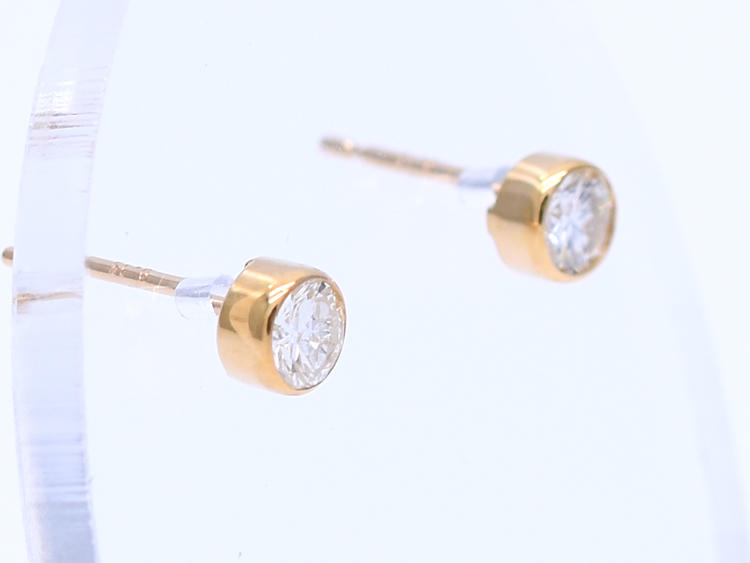 K18 スタッド ピアス ダイヤモンド ペアー 0.3ct フクリン留 ( フセコミ ベゼル ) 無色・良質