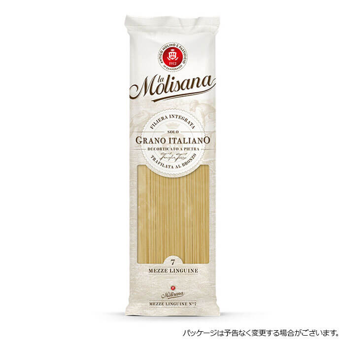 LA MOLISANA Mezze Linguine Trafilate Al Bronzo No.7リングイネの細身タイプ。魚介類ソースに、また冷たいパスタメニューにも最適です。生産地:イタリア内容量:500g茹で時間目安:7〜8分 ※パッケージは予告なく変更する場合がございます。 ※本商品は、輸入品のため、外装に多少の汚れや傷等がある場合がございます。 本理由による返品・交換はお受けできかねます。予めご了承ください。