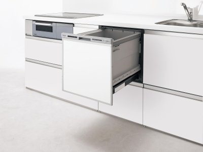 ※お取り寄せ商品につき、お届けまでに14営業日前後(土日祝休日)かかります。メーカー都合によっては納期がかかる場合があります。【仕様】●幅45cm●浅型タイプ●パネル面材仕様●容量：約5人分(標準食器)　40点(食器のみの場合)●運転コース：6コース標準仕様水量：約11.0L使用●パネル面材型（買い替えには適しません。）ドア面材なしでは商品性、デザイン性が不完全となり、使えません。※ドア面材は別売品です。必要な場合は別途お問い合わせ下さい。●ストリーム除菌洗浄●上面操作部■形状：タッチ式■素材：樹脂製（シルバー）●予約運転：4時間後の運転開始●騒音値：約42dB/約44dB●ドライキープ：あり※パネル材、下部ユニットが別途必要です。※鏡面材の場合、ドアパネルの光沢度がキッチンの扉と若干異なります。