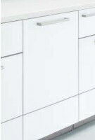 ※お取り寄せ商品につき、お届けまでに14営業日前後(土日祝休日)かかります。 メーカー都合によっては納期がかかる場合があります。 深型・フル扉面材タイプ（面材別売） ●間口45cm ●製品寸法：W448×D609（扉厚みを除く）×H548 ●運転コース：標準、強力、低温、スピーディ、乾燥、予約 ●予約タイマー：4時間後に標準コース運転 ●洗浄方式：回転ノズル噴射式（3Dプラネットアーム洗浄）、ストリーム除菌洗浄 ●低温洗浄コース：低温コース（洗浄45℃・すすぎ加熱1回目45℃、2回目60℃） ●ソフト排気（ツインファンベント） ●乾燥方式：ヒーターとファンによる強制排気乾燥 ●ドライキープ ●省エネ機能（省エネナビ） ●収納カゴ：ムービングラックプラス＋ちょこっとホルダー ●収納容量：約48点（約60L） ●収納可能寸法：お皿（直径）27cm以下6枚 ●収納まな板寸法：縦22cm以下×横41cm以下×厚み1.5cm以下 ※専用キャビネットが別途必要 ※取手はキッチン本体と同じ形状 ※上記内容は2023年6月のカタログ掲載情報となります。