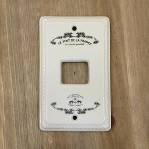 モノクロフラワー スイッチカバー　1ヶ口　専用ネジ2本付き アイボリー スイッチカバー 陶器製 リフォ..