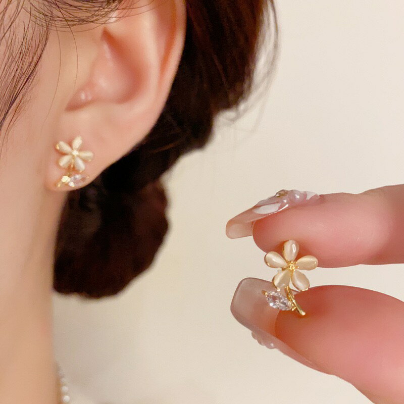 人気のイヤリング ピアス トレンド 流行 おしゃれアイテム プレゼント・ギフトにも!