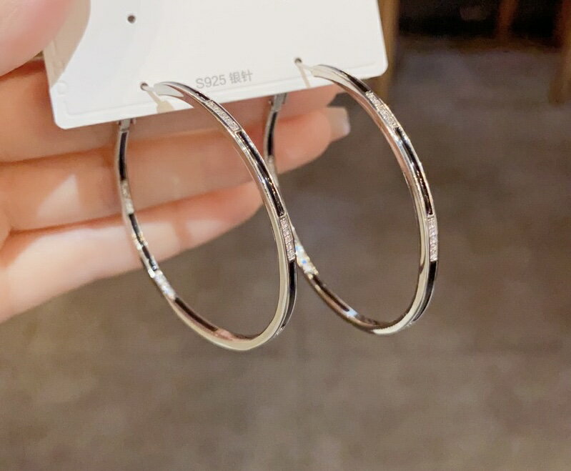 人気のイヤリング ピアス トレンド 流行 おしゃれアイテム プレゼント・ギフトにも!