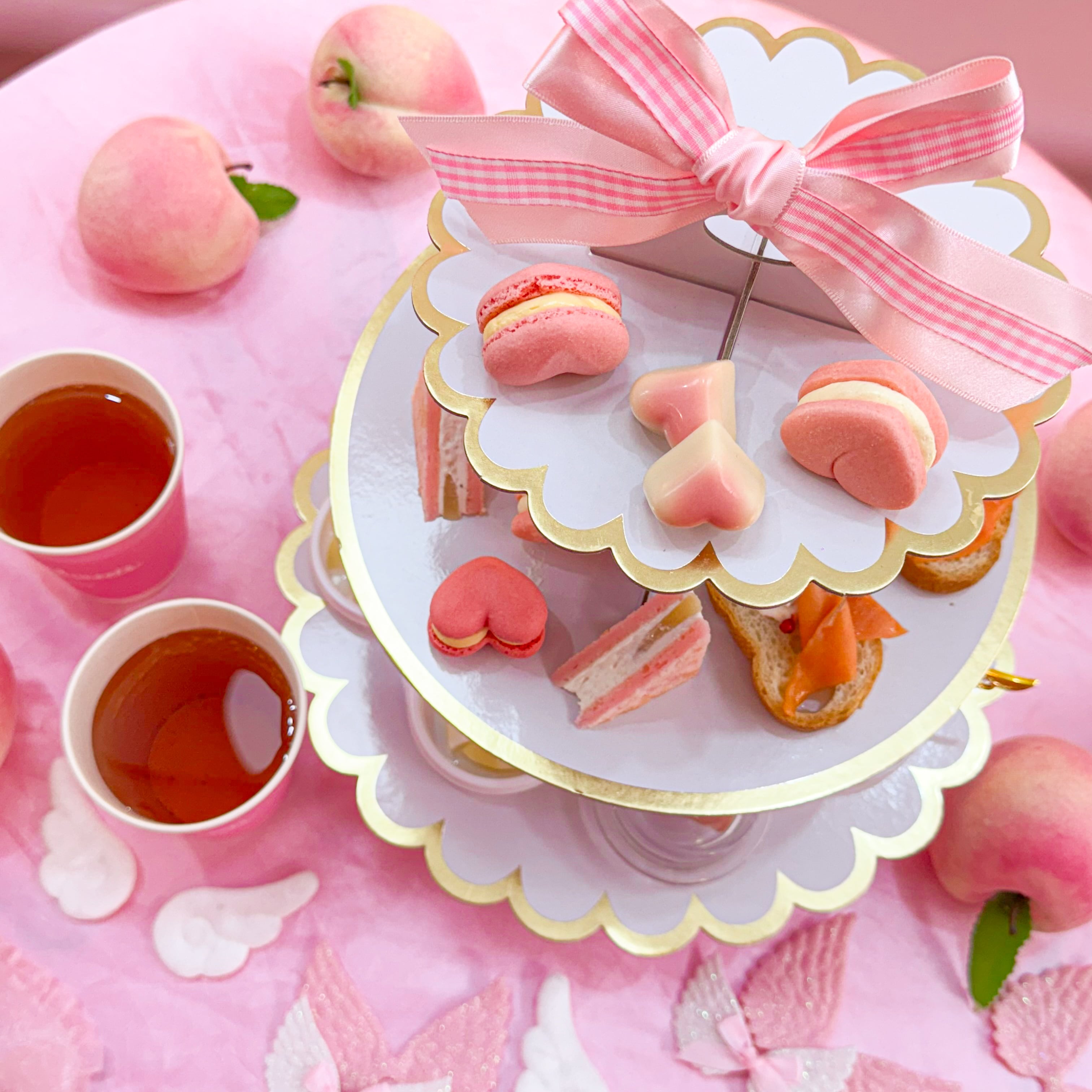 おうち アフタヌーンティーセット ピーチ　桃 Afternoontea おうちカフェ お取り寄せ スイーツ マカロン　ケーキ　ピンク　初夏　ホームパーティー　 かわいい　おしゃれ　ハートのサムネイル