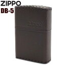 商品説明ZIPPO LOGO LEATHER ZIPPOジッポーロゴレザージッポー、革巻きシリーズ。人気の革巻き。牛革を使用したシンプルなZIPPO。"REAL LEATHER HAND MADE" 職人が一つ一つ丁寧に心をこめて手縫いをしています。No.5ZIPPOのロゴ横をフタ部分に刻印したタイプ。使用方法フタを開け、フリントホイール（ヤスリ）を擦り火花を散らすと着火します。ご購入時オイルは入っておりませんのでZIPPOオイル、またはライター用のオイルを入れてからご使用ください。ギフトに！お誕生日、就職祝い、結婚式、記念日、バレンタイン、母の日、父の日、敬老の日、クリスマスなどギフトとして喜ばれております。特にメンズ、男性向けの贈り物として人気があります。プレゼントにはオイルとフリントがセットになったギフトボックスがオススメ！【オプション】文字・ネーム入れ※彫刻代をあわせてご注文ください商品詳細タイプREGULAR ZIPPO / レギュラージッポー加工牛革巻き裏面無地サイズH60×40×14mm重さ60g着火方式フリント（発火石）燃料タイプオイル付属品Zippo社永久保証書、紙箱入り発売元元林LB-5 革巻き ヨコロゴ キャメル ジッポーライター人気の革巻き。牛革を使用したシンプルなZIPPO。"REAL LEATHER HAND MADE" 職人が一つ一つ丁寧に心をこめて手縫いをしています。