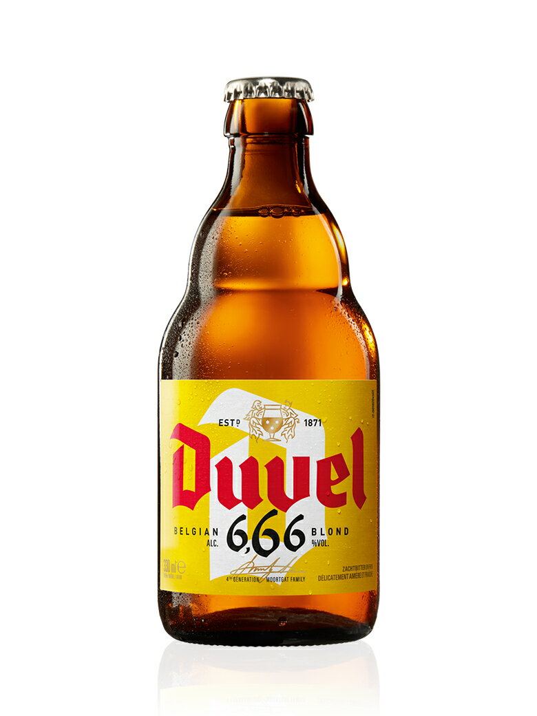 ベルギー ビール デュベル・666 330ml の解説 モルトガット醸造所150年の節目で、新しいビールが登場しました！ デュベル・666はフルボディのストロングエールながら、パンチと柔らかくなめらかな口当たりを兼ね備えた、さわやかさを感じることのできるビールです。 名前は悪魔ですが、自然にかすんだ黄金色は天国のような美しさです。 様々なホップの組み合わせや、ドライホッピングを用いることで、生き生きとしたフルーティーな香りを生み出しています。 ナチュラルなテイストはオレンジピールのようにさわやかですが、瓶内二次発酵を行うことで、酵母やボディをはっきりと感じ、楽しめるかと思います。 デュベル・666は悪魔とは裏腹に、天国のようにフレッシュでフルーティー、飲みやすく素晴らしいベルジャンブロンドエールです。 ・・・ 1871年ベルギーの小さな町でデュベル・モルトガット醸造所は創立されました。 それから150年の月日が流れ、デュベル・モルトガット醸造所は、代表作のデュベルを柱とした、ベルギーで最も有名な醸造所の一つになりました。 デュベルはオランダ語で悪魔を意味します。それは、その口当たりとは裏腹に8.5％もの高いアルコール度数の後ろに悪魔が潜んでいるからと言われています。 創立から150年の節目の今年、デュベル・モルトガット醸造所は新商品を発表しました。悪魔のビール、デュベルよりアルコール度数は低く、最も高くて6.66％です。 アルコール度数6.66、西洋で悪魔と恐れられる数字です。またしても悪魔が潜んでいました。デュベルはまさに悪魔の洗礼を受けたビールなのです。 英語表記：Duvel666 醸造所：デュベル・モルトガット醸造所 原産国：ベルギー 原材料：麦芽、ホップ、糖類、オレンジピールbr> アルコール度数：6.6％ 容量：330mlDuvel・666 デュベル・666