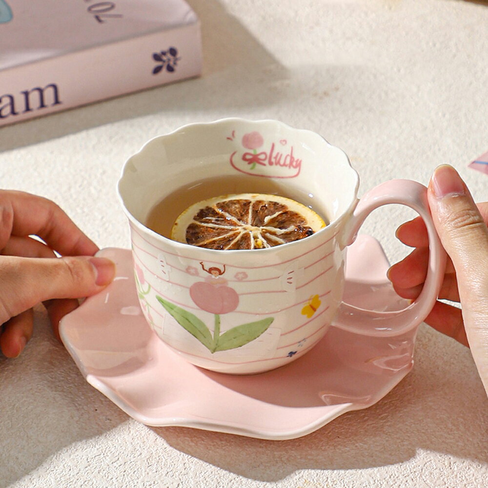 韓国風 美しい花柄 マグカップ＆ソーサー オリジナル 陶磁器 かわいい 乙女心 見飽きない コーヒー 紅..