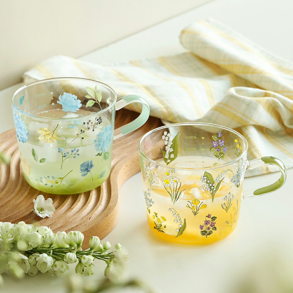 可愛い マグカップ 美しい 花柄 500ml 耐熱ガラスカップ 目盛り付き 紅茶 麦茶コップ ガラスコップ 北欧 アイスコーヒー グラス コップ おしゃれ 和風 食器 野ばな 鈴蘭 花ざかり モダン 食器 来客用 夏アイテム 誕生日 プレゼント kiyokyou